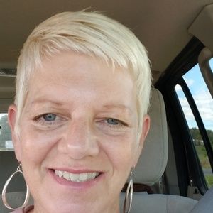 Meet your Posher, Ellen